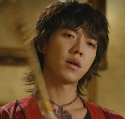 Lee Seung Gi in a red robe