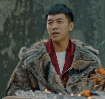 Lee Seung Gi in the second of the best fur coats